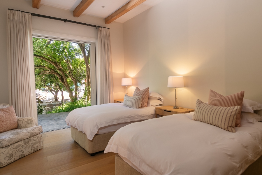 9 Bedroom Property for Sale in Beachy Head Western Cape